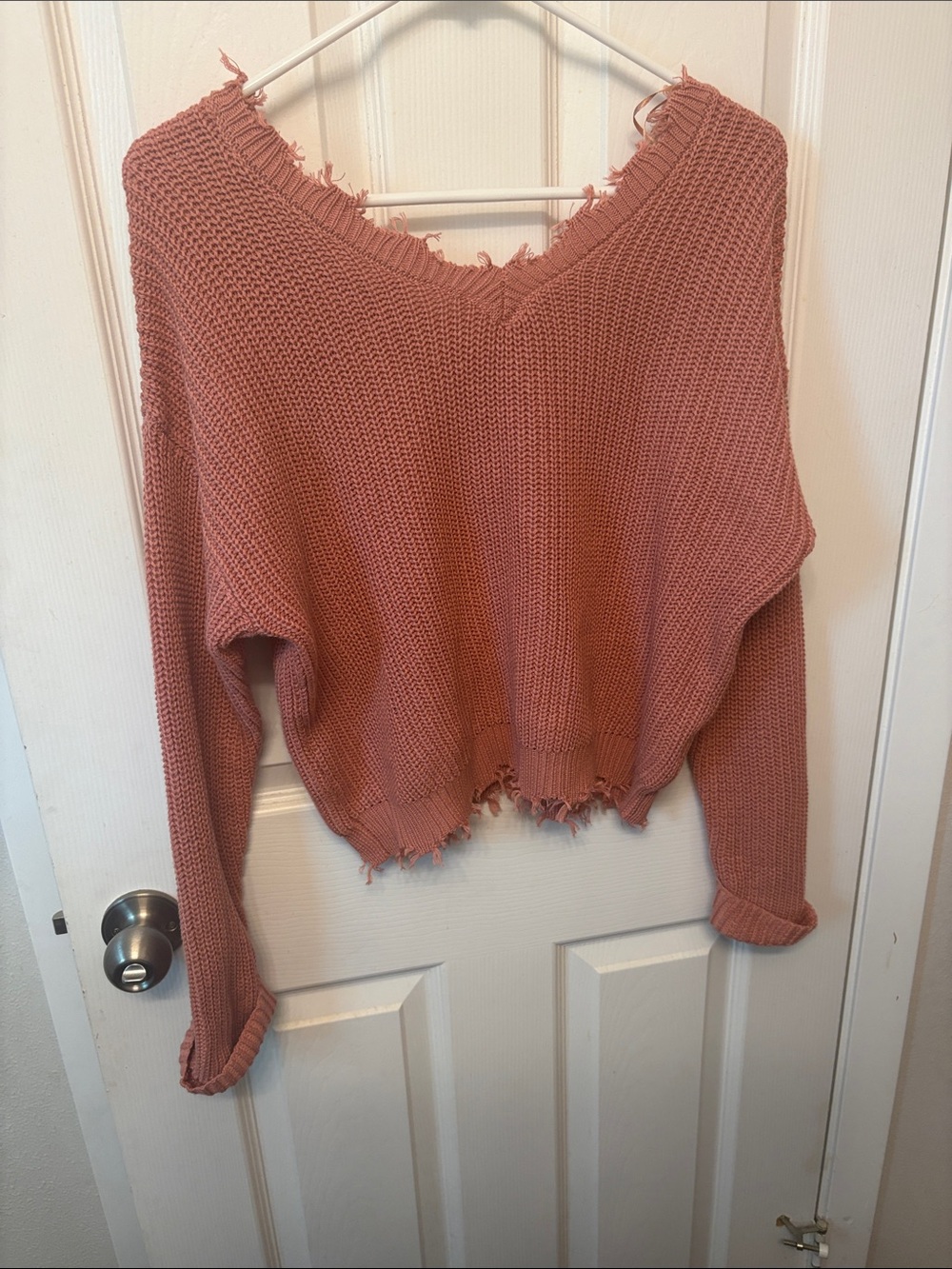 Jessica Simpson Cropped Distressed V-Neck Sweater - Dusty Rose